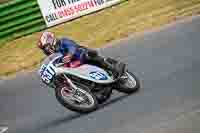 Vintage-motorcycle-club;eventdigitalimages;mallory-park;mallory-park-trackday-photographs;no-limits-trackdays;peter-wileman-photography;trackday-digital-images;trackday-photos;vmcc-festival-1000-bikes-photographs